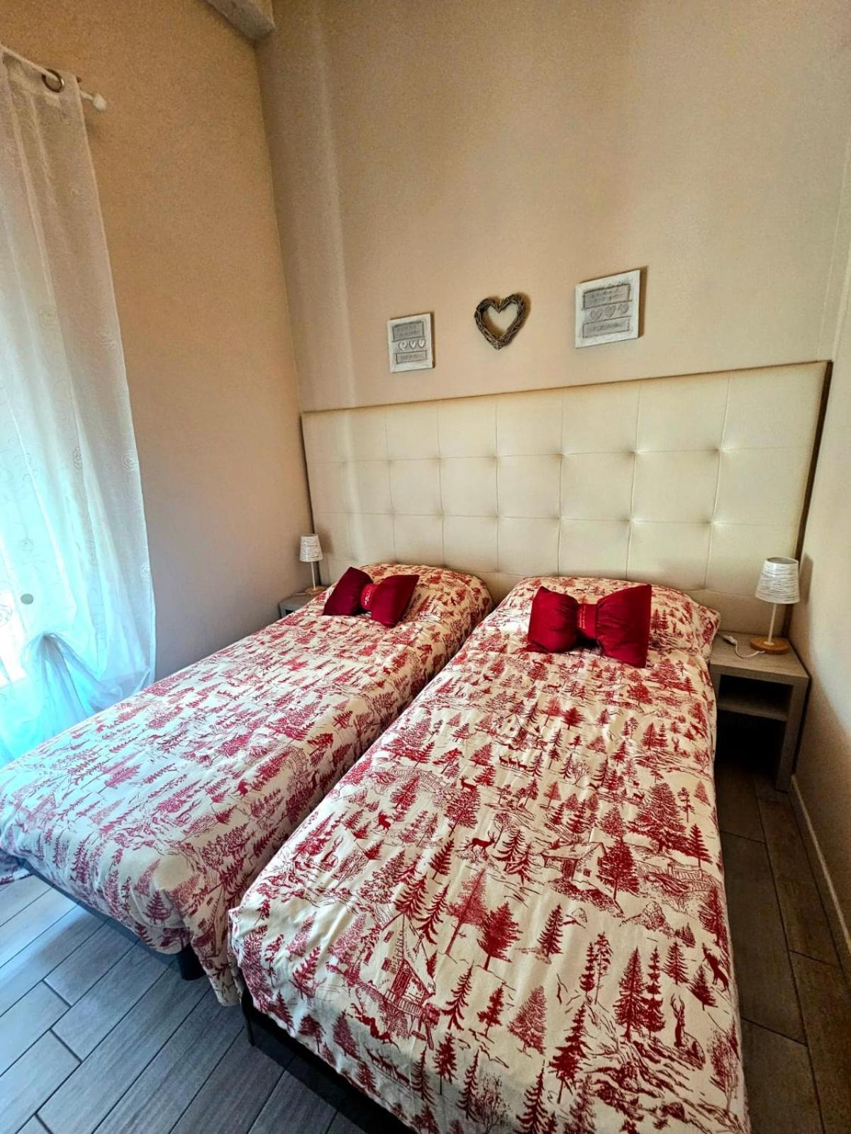 Luna City Ravenna Room photo